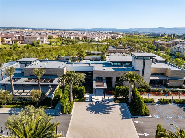 61 Hartman, Irvine CA: https://media.crmls.org/medias/4fb65e44-07b1-405c-9184-f335fb837dd7.jpg