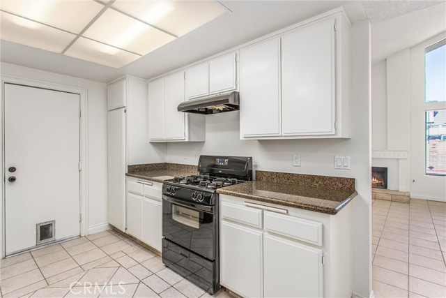 2061 W Redlands Boulevard, Redlands CA: https://media.crmls.org/medias/4fb6bab5-3cc9-4ecf-bc49-80cad7a66903.jpg