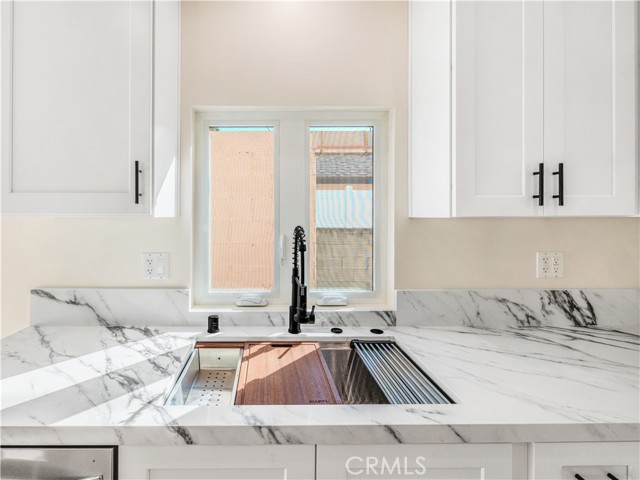 Detail Gallery Image 6 of 14 For 636 Pioneer a,  Glendale,  CA 91203 - 2 Beds | 2 Baths