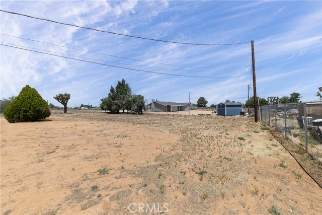 21930 Mohican Avenue, Apple Valley CA: https://media.crmls.org/medias/4fb7c847-7f51-4e25-bab5-32cc168ebb1b.jpg