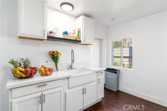 Detail Gallery Image 13 of 22 For 3367 Holding, Riverside,  CA 92501 - 2 Beds | 2 Baths