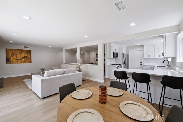 Detail Gallery Image 8 of 37 For 5704 Katherine St, Simi Valley,  CA 93063 - 5 Beds | 2 Baths