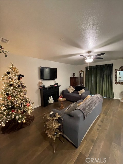 Detail Gallery Image 5 of 11 For 1478 Woodbury Ct, Merced,  CA 95348 - 3 Beds | 2 Baths