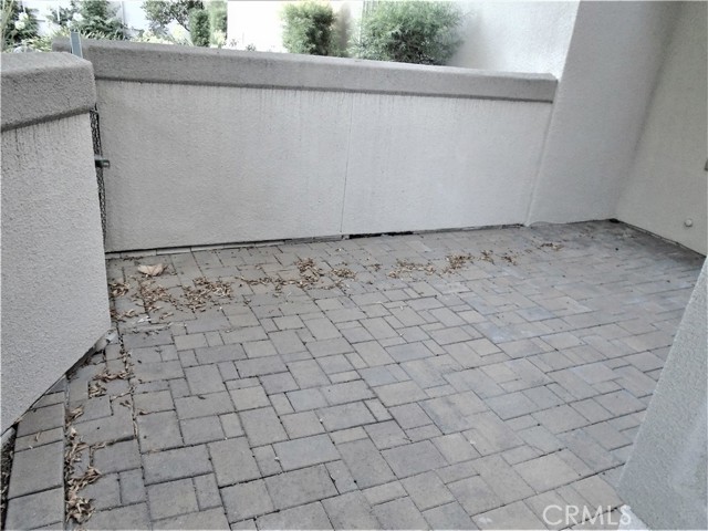 Detail Gallery Image 17 of 23 For 18516 Mayall St #D,  Northridge,  CA 91324 - 3 Beds | 2/1 Baths