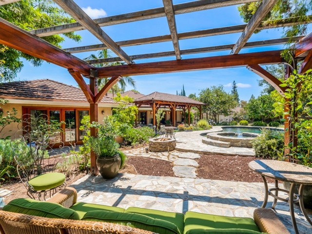 10335 Sylvia Avenue, Porter Ranch CA: https://media.crmls.org/medias/4fbb252a-9325-466a-bd10-544d63f64832.jpg