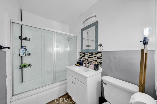 Detail Gallery Image 12 of 47 For 7044 Nestle Ave, Reseda,  CA 91335 - 4 Beds | 3 Baths