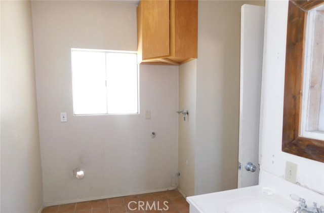 Detail Gallery Image 5 of 10 For 35833 Sutter Ave, Lucerne Valley,  CA 92356 - 3 Beds | 2 Baths