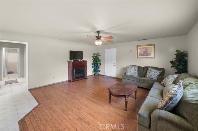 Detail Gallery Image 22 of 43 For 3260 Vista Way, Hemet,  CA 92544 - 4 Beds | 2/1 Baths
