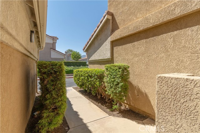 Detail Gallery Image 4 of 43 For 1150 San Marino Ct #103,  Corona,  CA 92881 - 3 Beds | 2/1 Baths