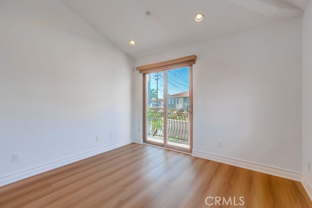 Detail Gallery Image 64 of 71 For 1902 Marshallfield Ln a,  Redondo Beach,  CA 90278 - 4 Beds | 3/1 Baths