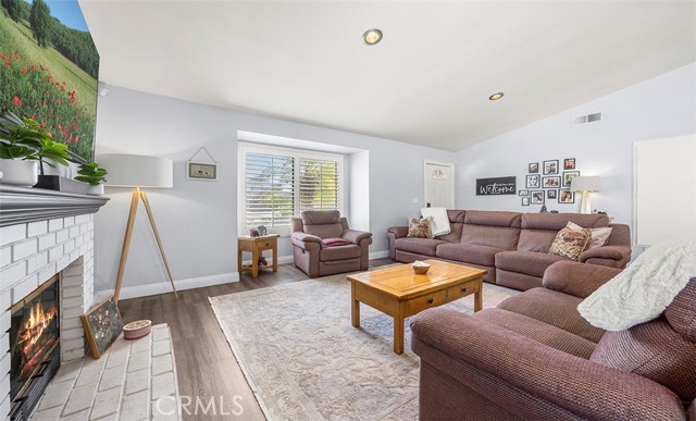 Detail Gallery Image 6 of 38 For 1124 N Sandalwood, Rialto,  CA 92376 - 3 Beds | 2 Baths