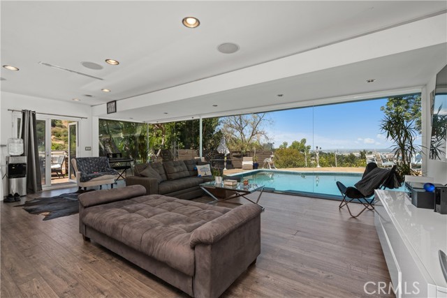 Detail Gallery Image 7 of 43 For 7241 Woodrow Wilson Dr, Los Angeles,  CA 90068 - 2 Beds | 2 Baths