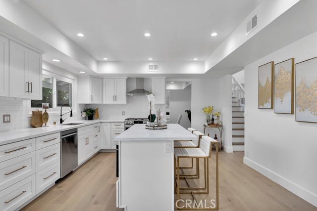 9500 Texhoma Avenue, Northridge CA: https://media.crmls.org/medias/4fbd6e66-a634-452f-aed0-6218498347a6.jpg