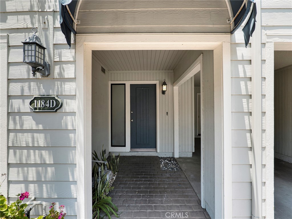 1184 S Westlake #D