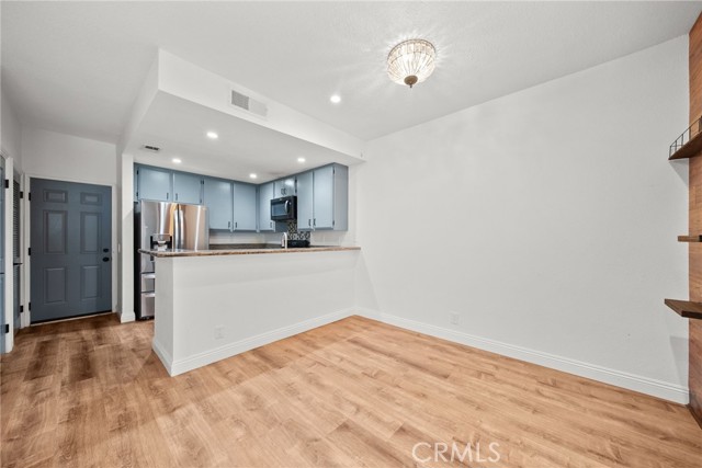 Detail Gallery Image 12 of 37 For 25725 Perlman #127,  Stevenson Ranch,  CA 91381 - 3 Beds | 2/1 Baths