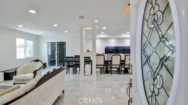 17230 San Lorenzo Circle, Fountain Valley CA: https://media.crmls.org/medias/4fbe721f-b556-4bf5-8316-8c8f80132fd4.jpg