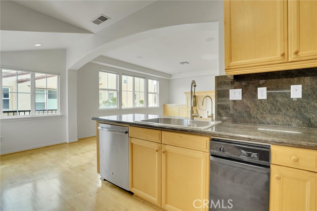 Detail Gallery Image 12 of 30 For 2889 Plaza Del Amo, Torrance,  CA 90503 - 3 Beds | 3 Baths