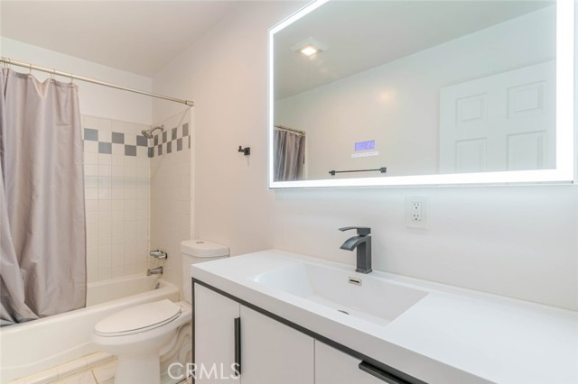 Detail Gallery Image 18 of 32 For 18301 Minnehaha St, Porter Ranch,  CA 91326 - 3 Beds | 2 Baths