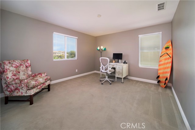 Detail Gallery Image 15 of 33 For 5572 Thoroughbred St, Oceanside,  CA 92057 - 4 Beds | 3/1 Baths