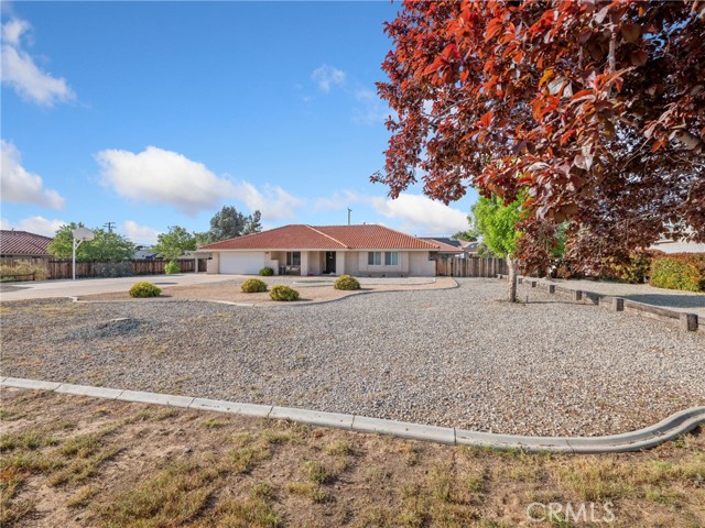 Image 3 for 19564 Oneida Rd, Apple Valley, CA 92307