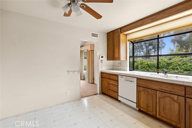 Detail Gallery Image 12 of 41 For 2202 Mont Blanc Cir, Placentia,  CA 92870 - 4 Beds | 2/1 Baths