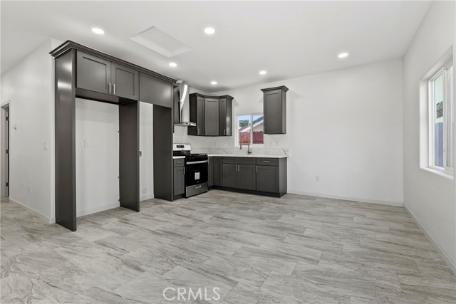 1921 Ybarra Avenue, Santa Maria CA: https://media.crmls.org/medias/4fc11b9d-c301-4cea-9d6d-f0eba631db08.jpg