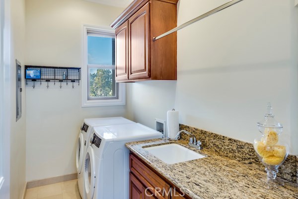 2202 Voorhees Avenue, Redondo Beach, California 90278, 4 Bedrooms Bedrooms, ,4 BathroomsBathrooms,Residential,Sold,Voorhees,SB17021148