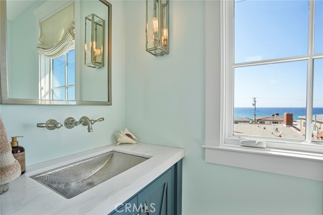 120 28th Street, Hermosa Beach, California 90254, 5 Bedrooms Bedrooms, ,4 BathroomsBathrooms,Residential,Sold,28th,SB23204315