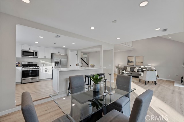 Detail Gallery Image 7 of 49 For 18838 Cabral, Canyon Country,  CA 91351 - 4 Beds | 3 Baths