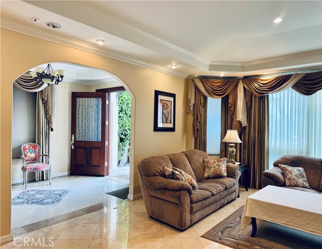 458 S Clark Drive, Beverly Hills CA: https://media.crmls.org/medias/4fc291a2-3392-4937-a7b0-9811511e9fd3.jpg