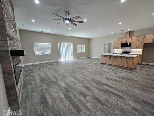 Detail Gallery Image 8 of 28 For 20401 Tonawanda Rd, Apple Valley,  CA 92307 - 4 Beds | 3 Baths