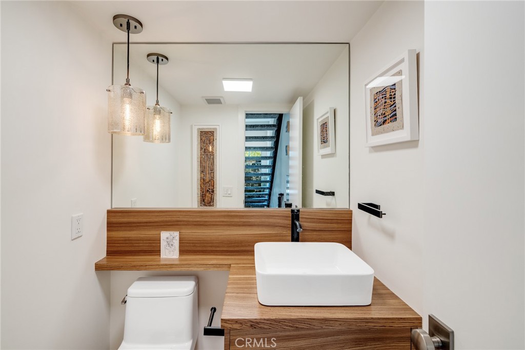 https://media.crmls.org/medias/4fc31621-61c3-495e-beef-ee1ec4be36b9.jpg?preset=X-Large