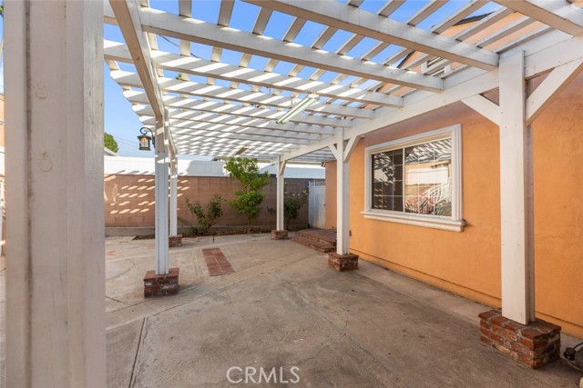 1941 W Kenneth Road, Glendale CA: https://media.crmls.org/medias/4fc42755-c124-4a60-844f-85c81befe272.jpg