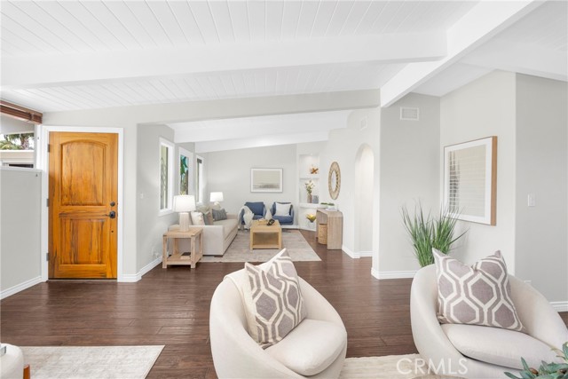 9 W Avenida Cornelio, San Clemente CA: https://media.crmls.org/medias/4fc49438-c984-4074-9c4c-9b44b0c3895c.jpg
