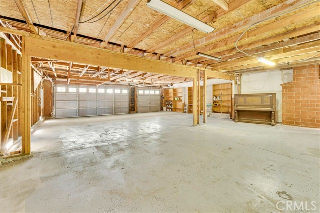 294 W Buffington Street, Upland CA: https://media.crmls.org/medias/4fc4a4d2-dc01-485f-8400-49a6da9df7f8.jpg