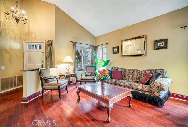 Detail Gallery Image 5 of 21 For 7354 Woodvale Ct, West Hills,  CA 91307 - 4 Beds | 3 Baths