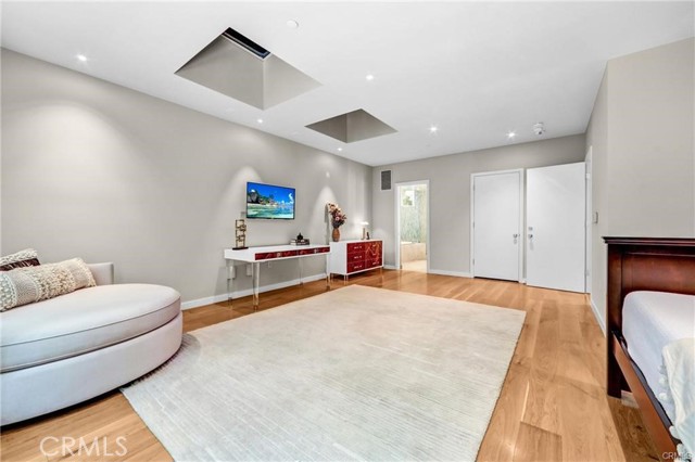 Detail Gallery Image 33 of 43 For 935 Hillcrest, Pasadena,  CA 91106 - 6 Beds | 7/1 Baths