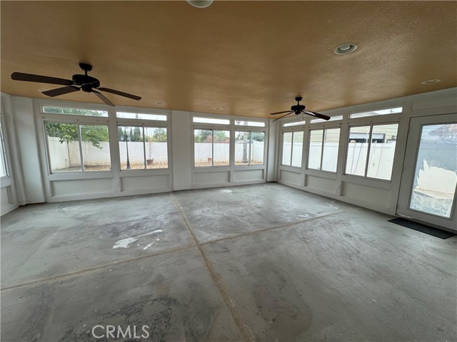 461 Camino Los Gallos, Perris CA: https://media.crmls.org/medias/4fc5eae9-c02a-404d-ade3-9ceaf19eb6b4.jpg