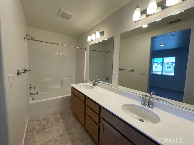 Detail Gallery Image 6 of 7 For 114 Wonderland Trail Lane, Merced,  CA 95341 - 3 Beds | 2/1 Baths