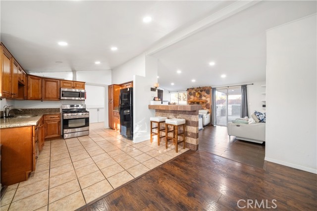 Detail Gallery Image 6 of 44 For 1610 N Amador Ave, Ontario,  CA 91764 - 5 Beds | 3 Baths