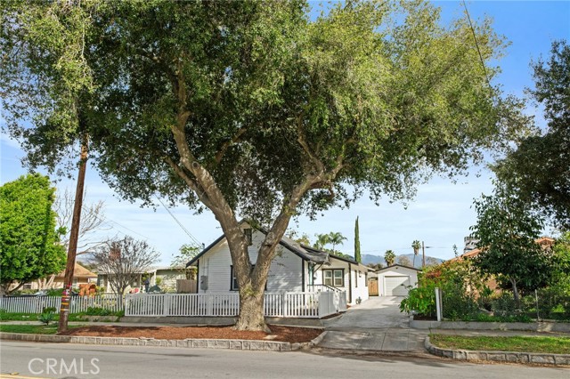 Detail Gallery Image 2 of 39 For 926 Texas, Redlands,  CA 92374 - 3 Beds | 1 Baths