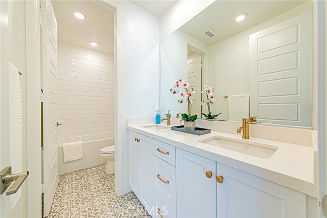 27505 Illumination Court, Valencia CA: https://media.crmls.org/medias/4fc778af-d2ed-4d90-a31c-91d11f5174b0.jpg