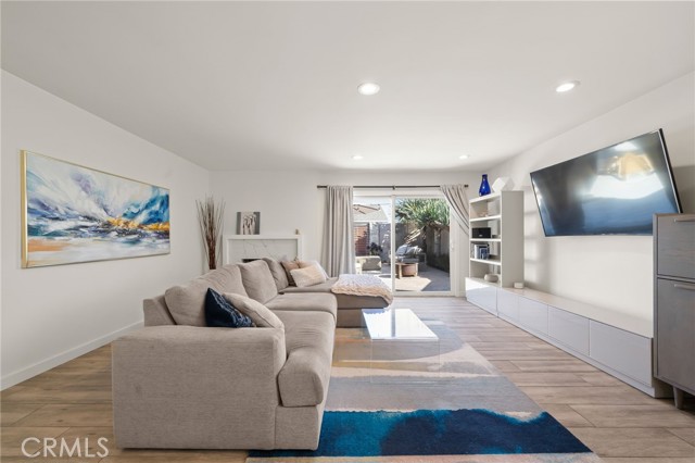 Detail Gallery Image 6 of 37 For 5330 Kirtland, Lakewood,  CA 90713 - 4 Beds | 2 Baths