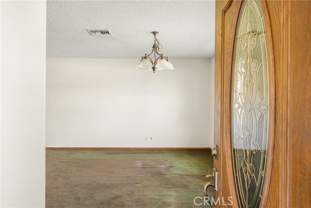 Image 4 of 32 For 625 Valley Street
