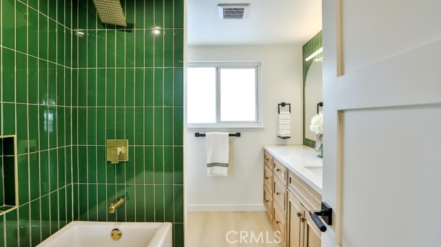 2737 Lorenzo Avenue, Costa Mesa CA: https://media.crmls.org/medias/4fc80c71-4535-44c5-aafb-19e1effcbe12.jpg