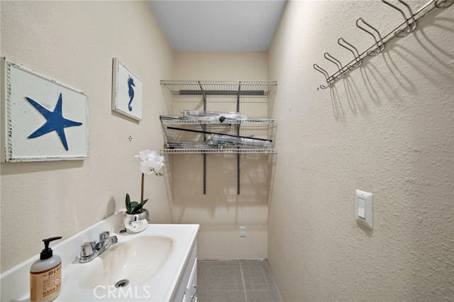 17327 Santa Lucia Street, Fountain Valley CA: https://media.crmls.org/medias/4fc89502-ea55-40ff-a201-53cb83efab95.jpg