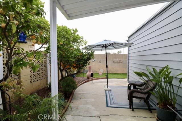 Detail Gallery Image 10 of 36 For 14044 Lake Glen Dr #38,  La Mirada,  CA 90638 - 2 Beds | 2 Baths