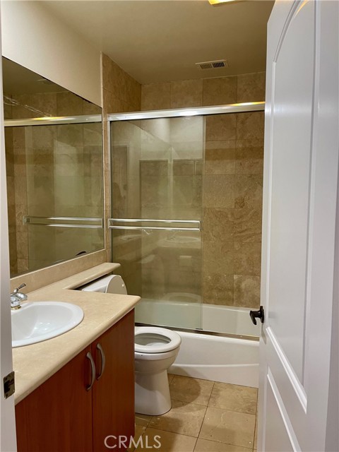 Detail Gallery Image 19 of 22 For 2223 Grant Ave #B,  Redondo Beach,  CA 90278 - 3 Beds | 2/1 Baths
