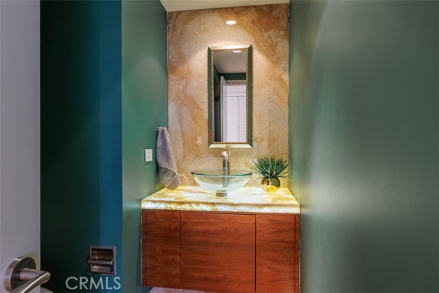 Detail Gallery Image 32 of 41 For 601 Lido Park Drive 3f,  Newport Beach,  CA 92663 - 2 Beds | 2/1 Baths