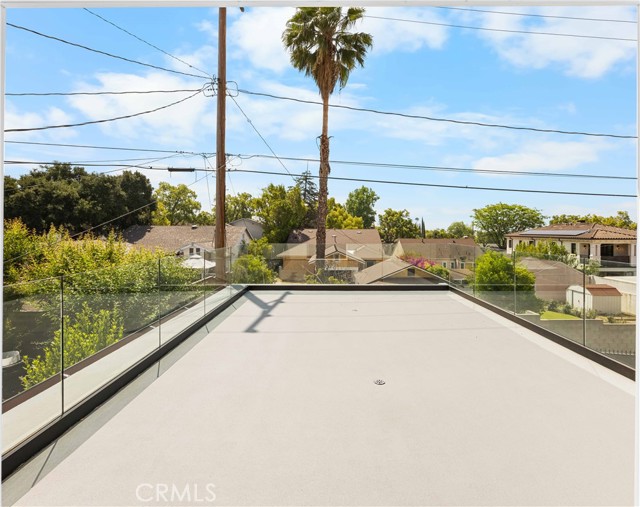 828 E Olive Avenue, Burbank CA: https://media.crmls.org/medias/4fca253f-7e54-4383-a412-f616fc997eab.jpg